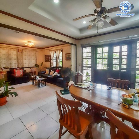 *****บ้านเดี่ยวมือสองย่านนนทบุรี ม.ชลลดา บางบัวทอง เนื้อที่กว้างขวางมากถึง 83 ตร.ว. ฟังก์ชัน 5 ห้องนอน 4 ห้องน้ำ ที่จอดรถ 4 คัน จากแบรนด์ L&H ฟรี! เครื่องปรับอากาศ 6 เครื่อง บ้านกว้าง พื้นที่ใช้สอยเยอะ ตั้งอยู่บนทำเลแห่งการเดินทาง ใกล้รถไฟฟ้าสายสีม่วง "สถานีบางพลู" และจุดขึ้นทางด่วน "งามวงศ์วาน" จองเลย!